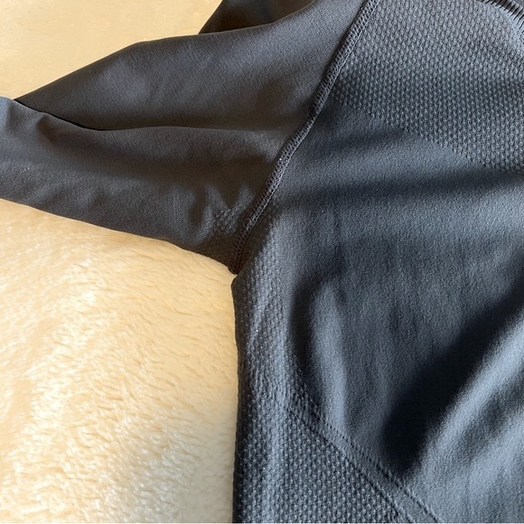 Zella Workout Top🤍 - Picture 3 of 12